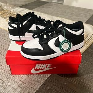 Nike Dunk Low Retro White Black Panda size 1y